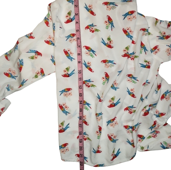 White Parrot Print Blouse Sz L Tie Front Roll-Tab Sleeves Light Novelty *STAIN* - Picture 10 of 12